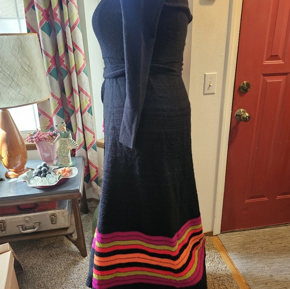 Vintage 70s Caron of Chicago Knit Maxi Dress - Picture 9 of 10